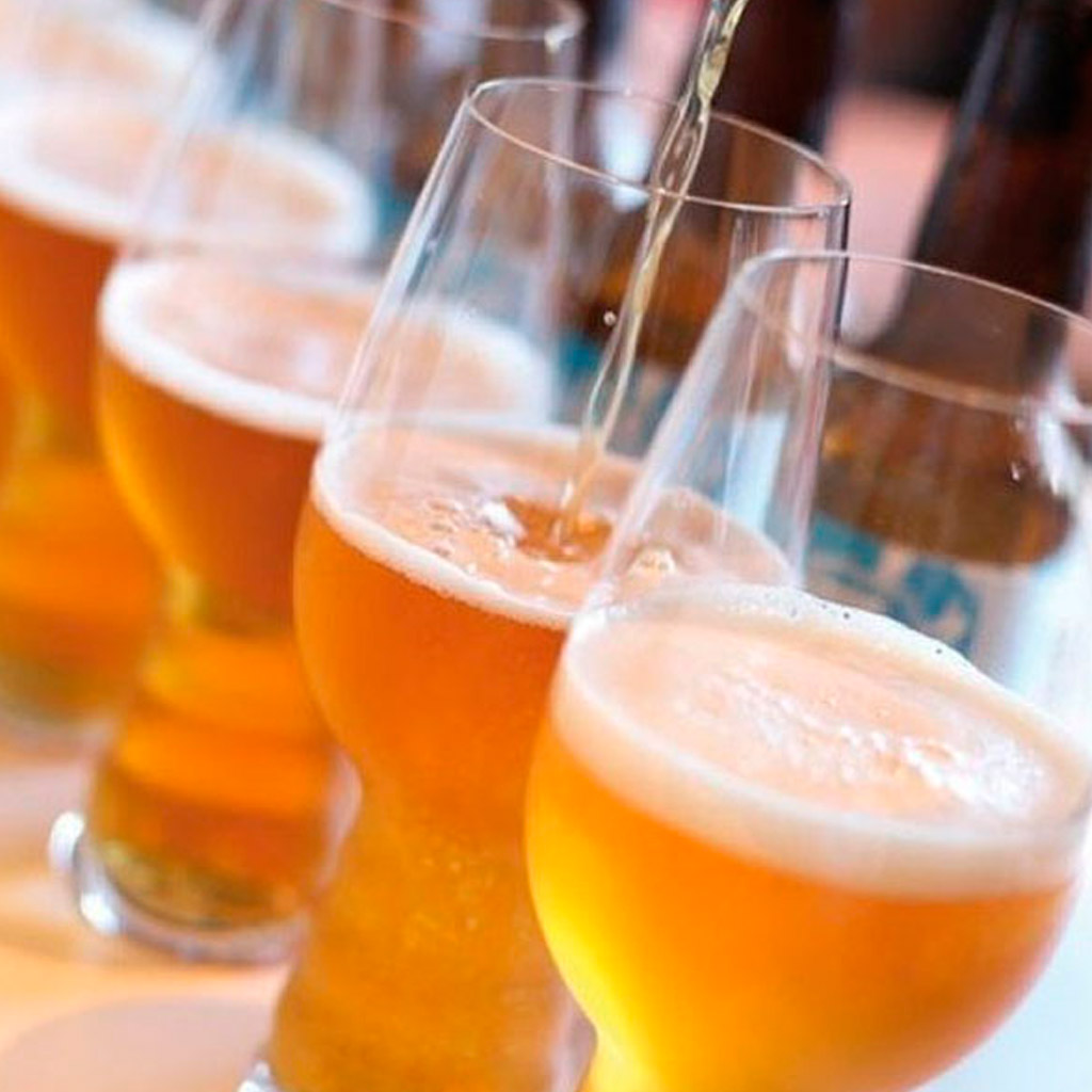 Servicio de cerveza artesana